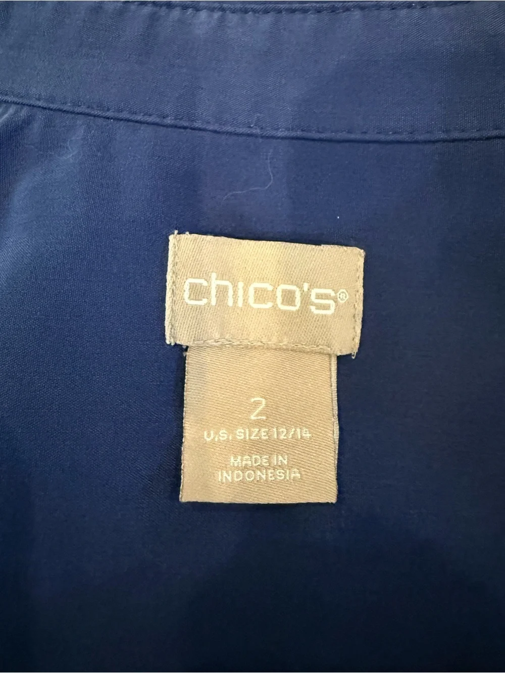 Chico’s Button Down Blouse Women Size 2 Blue Solid Collared Long Sleeves